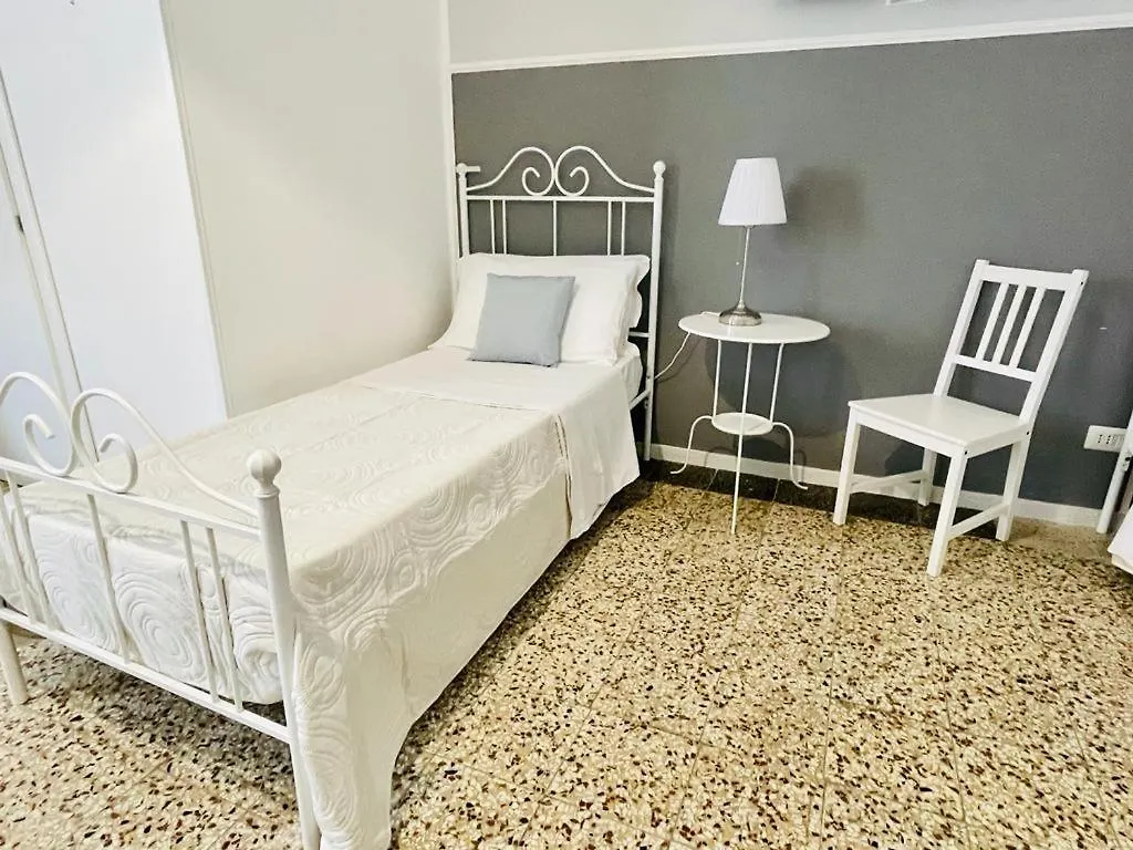 Matteotti 86 Hotel Szirakúza Vendégház